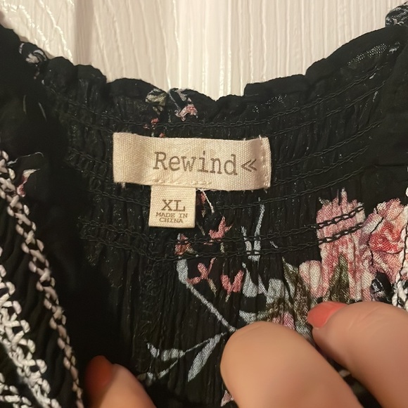 Black floral open shouldered top - Picture 3 of 5